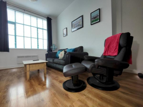 Pass the Keys Spacious Apartment Minutes to Birmingham Centre